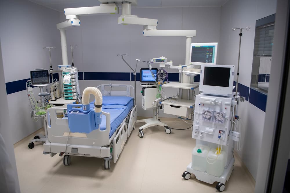 Intensive Care Unit (ICU)